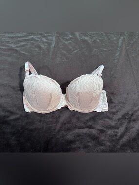 PINK Victoria's Secret Lace Push-Up Bra in Light Pink
